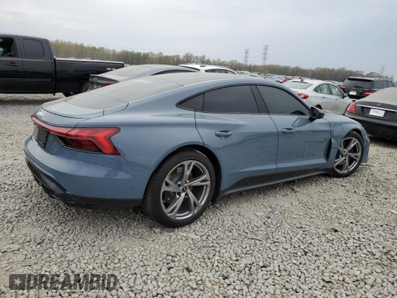 2022 Audi e-tron GT Premium Plus z VIN WAUFJBFW2N7008708, wystawiony jako Copart lot #47915324 z przebiegiem 27 193 mil mil oraz . Historia ofert i sprzedaży dostępna na DreamBid. Obrazek 3.