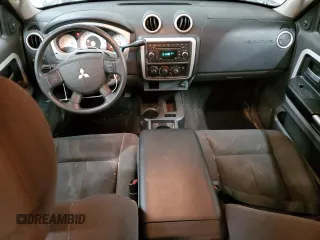 2008 Mitsubishi Raider LS z VIN 1Z7HC28KX8S572256, wystawiony jako Copart lot #76278594 z przebiegiem 139 373 mil mil oraz Szkoda całkowita • Salvage title. Historia ofert i sprzedaży dostępna na DreamBid. Obrazek 8.