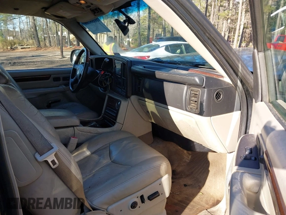 2006 Cadillac Escalade z VIN 1GYEK63N26R131245, wystawiony jako IAAI lot #41355286 z przebiegiem 247 558 mil mil oraz . Historia ofert i sprzedaży dostępna na DreamBid. Obrazek 5.