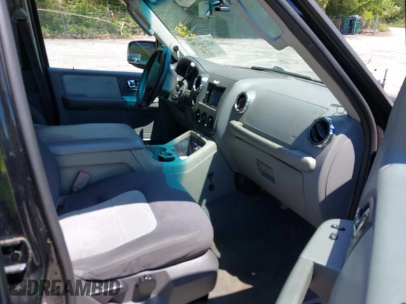 2005 Ford Expedition Special Service with VIN 1FMPU16515LA05821, listed as a IAAI auction lot 42210439 with 219,092 mi miles and . Bid and sale history available at DreamBid. Image 5.