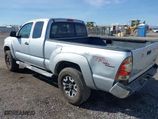 2007 Toyota Tacoma PreRunner with VIN 5TETU62N07Z455180, listed as a IAAI auction lot 41600899 with 372,636 mi miles. Bid and sale history available at carsss.com. Image 3.