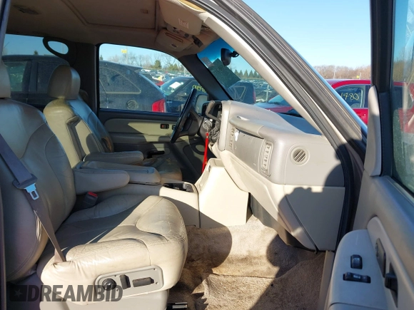 2001 GMC Yukon XL SLE with VIN 1GKFK16T11J104654, listed as a IAAI auction lot 41605494 with 190,361 mi miles. Bid and sale history available at carsss.com. Image 5.