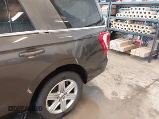 2019 Ford Expedition XLT with VIN 1FMJU1JT8KEA82990, listed as a IAAI auction lot 41622190 with 1 mi miles. Bid and sale history available at carsss.com. Image 19.