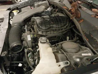 2020 Chrysler 300 S z VIN 2C3CCABGXLH142607, wystawiony jako IAAI lot #41434843 z przebiegiem 51 514 mil mil oraz . Historia ofert i sprzedaży dostępna na DreamBid. Obrazek 25.