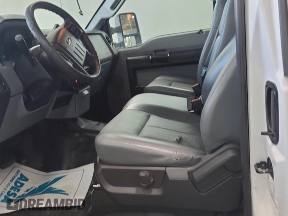 2015 Ford F-250 XLT with VIN 1FT7X2AT2FEB61007, listed as a IAAI auction lot 42663794 with 303,185 mi miles and . Bid and sale history available at DreamBid. Image 4.
