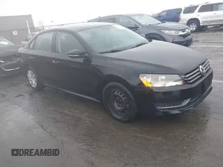 2012 Volkswagen Passat S z VIN 1VWAP7A35CC055061, wystawiony jako IAAI lot #41745199 z przebiegiem 203 266 mil mil oraz . Historia ofert i sprzedaży dostępna na DreamBid. Obrazek 1.