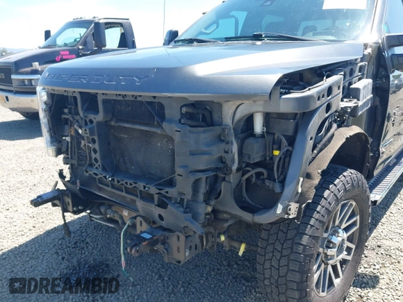 2018 Ford F-250 XL with VIN 1FT7W2BT7JEC42093, listed as a IAAI auction lot 42272840 with 111,220 mi miles and . Bid and sale history available at DreamBid. Image 6.