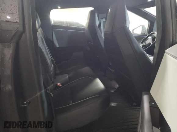 2024 Tesla Cybertruck с VIN 7G2CEHED2RA025693, выставлен на аукционе Copart как лот 45351295 с пробегом 11 786 миль миль и Списание • Salvage title. История ставок и продаж доступна на DreamBid. Изображение 10.