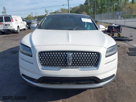 2022 Lincoln Nautilus Reserve with VIN 2LMPJ8KP1NBL17795, listed as a IAAI auction lot 41903561 with 63,786 mi miles. Bid and sale history available at carsss.com. Image 13.