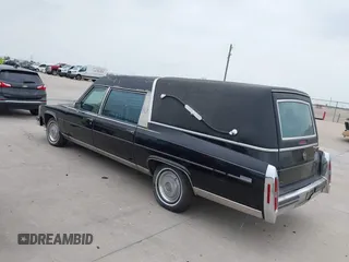 1989 Cadillac Brougham z VIN 1G6DW51Y6KR730868, wystawiony jako IAAI lot #42315431 z przebiegiem 90 027 mil mil oraz . Historia ofert i sprzedaży dostępna na DreamBid. Obrazek 3.