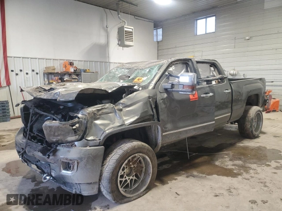 2018 GMC Sierra 2500HD Denali z VIN 1GT12UEY9JF121158, wystawiony jako Copart lot #87449504 z przebiegiem 170 506 mil mil oraz Szkoda całkowita • Salvage title. Historia ofert i sprzedaży dostępna na DreamBid. Obrazek 1.
