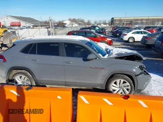 2021 Volkswagen Atlas SE with VIN 1V2KC2CA3MC223779, listed as a IAAI auction lot 41359090 with 45,426 mi miles and . Bid and sale history available at DreamBid. Image 13.