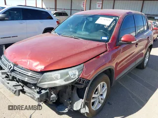 2013 Volkswagen Tiguan SE z VIN WVGBV7AX2DW006816, wystawiony jako IAAI lot #41702820 z przebiegiem 129 757 mil mil oraz . Historia ofert i sprzedaży dostępna na DreamBid. Obrazek 2.
