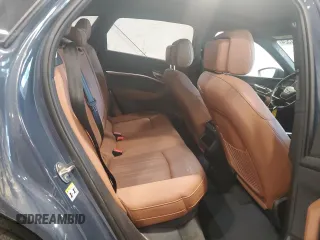 2024 Audi Q8 e-tron z VIN WA15ABGE5RB025102, wystawiony jako Copart lot #65831524 z przebiegiem 10 623 mil mil oraz Szkody całkowita. Historia ofert i sprzedaży dostępna na DreamBid. Obrazek 11.