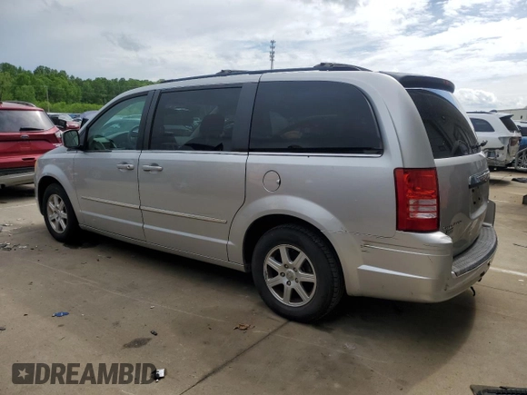 2010 Chrysler Town & Country Touring z VIN 2A4RR5D10AR273535, wystawiony jako Copart lot #54356665 z przebiegiem 238 132 mil mil oraz Szkoda całkowita • Salvage title. Historia ofert i sprzedaży dostępna na DreamBid. Obrazek 2.