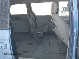 2007 Chrysler Town & Country LWB LX with VIN 2A4GP44R27R284770, listed as a IAAI auction lot 41313733 with 178,903 mi miles. Bid and sale history available at carsss.com. Image 8.