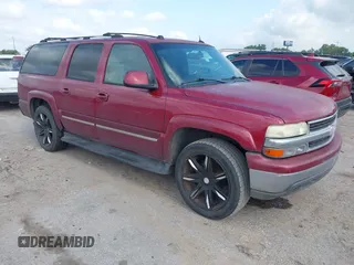 2005 Chevrolet Suburban LT with VIN 3GNEC16ZX5G234794, listed as a IAAI auction lot 42098779 with 266,052 mi miles. Bid and sale history available at carsss.com. Image 1.