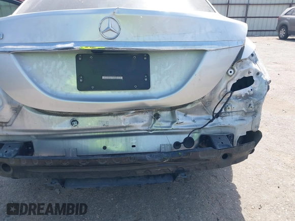 2017 Mercedes-Benz C 300 z VIN 55SWF4JB6HU231626, wystawiony jako IAAI lot #42065902 z przebiegiem 74 607 mil mil oraz . Historia ofert i sprzedaży dostępna na DreamBid. Obrazek 18.