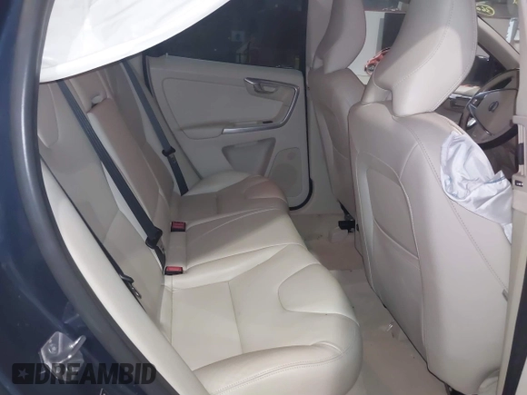2015 Volvo XC60 T6 с VIN YV4902RKXF2687103, выставлен на аукционе IAAI как лот 41467485 с пробегом 97 004 миль миль и . История ставок и продаж доступна на DreamBid. Изображение 8.