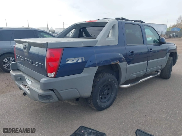 2002 Chevrolet Avalanche with VIN 3GNEK13T62G127112, listed as a IAAI auction lot 41817568 with 180,672 mi miles. Bid and sale history available at carsss.com. Image 4.