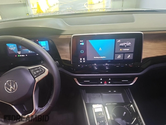 2024 Volkswagen Atlas SE with VIN 1V2HR2CAXRC564175, listed as a IAAI auction lot 42731227 with 14,479 mi miles and . Bid and sale history available at DreamBid. Image 5.
