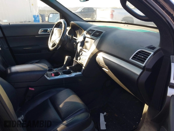 2013 Ford Explorer XLT with VIN 1FM5K7D83DGA70965, listed as a IAAI auction lot 41774189 with 159,032 mi miles. Bid and sale history available at carsss.com. Image 5.