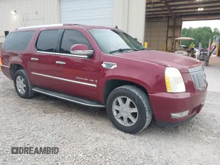 2007 Cadillac Escalade ESV z VIN 1GYFK66837R199579, wystawiony jako IAAI lot #42190566 z przebiegiem 196 910 mil mil oraz . Historia ofert i sprzedaży dostępna na DreamBid. Obrazek 1.