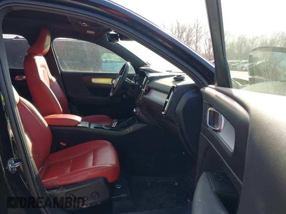 2020 Volvo XC40 Momentum with VIN YV4162UK5L2196730, listed as a IAAI auction lot 41777418 with 43,465 mi miles and . Bid and sale history available at DreamBid. Image 5.