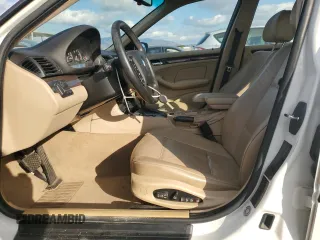 2004 BMW 3 Series 325i with VIN WBAAZ33454KP84385, listed as a Copart auction lot 41879615 with 140,811 mi miles and Salvage Title. Bid and sale history available at carsss.com. Image 7.