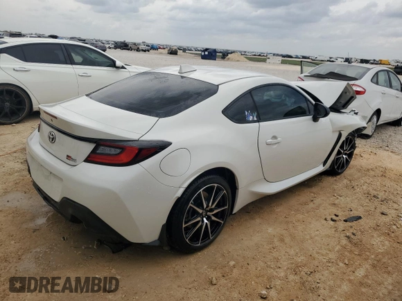 2024 Toyota 86 with VIN JF1ZNBB12R9755286, listed as a Copart auction lot 50488925 with Not Provided miles and Clean Title. Bid and sale history available at DreamBid. Image 3.