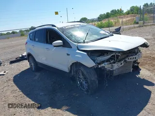 2016 Ford Escape SE with VIN 1FMCU9GX9GUC62462, listed as a IAAI auction lot 39999808 with Not Provided miles. Bid and sale history available at carsss.com. Image 1.