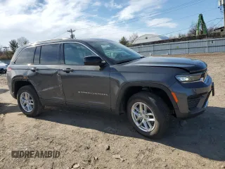 2025 Jeep Grand Cherokee Laredo with VIN 1C4RJHAG0SC268997, listed as a Copart auction lot 45860945 with 1,036 mi miles and Salvage Title. Bid and sale history available at DreamBid. Image 4.
