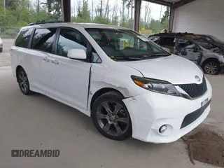2015 Toyota Sienna SE с VIN 5TDXK3DC6FS632263, выставлен на аукционе IAAI как лот 42249022 с пробегом 154 982 миль миль и . История ставок и продаж доступна на DreamBid. Изображение 1.