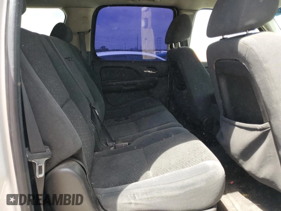 2007 Chevrolet Suburban LT with VIN 3GNFC16J27G263241, listed as a Copart auction lot 52490635 with 211,333 mi miles and Salvage title. Bid and sale history available at DreamBid. Image 10.
