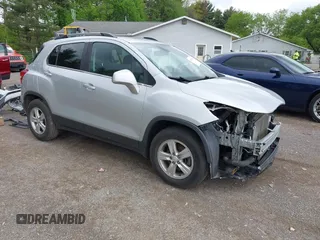 2019 Chevrolet Trax LT z VIN 3GNCJLSB4KL256651, wystawiony jako IAAI lot #42179904 z przebiegiem 132 143 mil mil oraz . Historia ofert i sprzedaży dostępna na DreamBid. Obrazek 1.