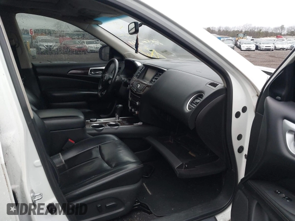 2016 Nissan Pathfinder Platinum with VIN 5N1AR2MM0GC618975, listed as a IAAI auction lot 41961002 with Not Provided miles. Bid and sale history available at carsss.com. Image 5.