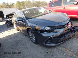 2024 Toyota Camry LE z VIN 4T1C11AK3RU847743, wystawiony jako IAAI lot #41886636 z przebiegiem 22 814 mil mil oraz . Historia ofert i sprzedaży dostępna na DreamBid. Obrazek 1.