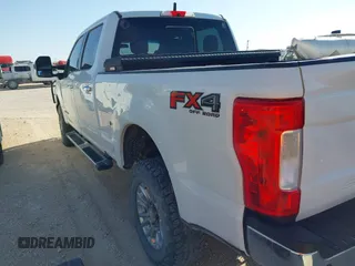 2018 Ford Super Duty F-250 SRW XL with VIN 1FT7W2BTXJEC06639, listed as a IAAI auction lot 41967788 with 278,793 mi miles. Bid and sale history available at carsss.com. Image 3.