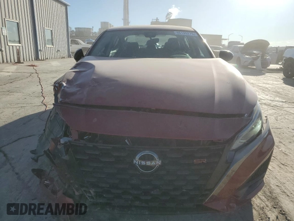 2024 Nissan Altima 2.5 SR with VIN 1N4BL4CV8RN301281, listed as a Copart auction lot 46135275 with 39,928 mi miles and Salvage Title. Bid and sale history available at carsss.com. Image 5.
