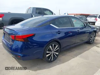2019 Nissan Altima SR with VIN 1N4AL4CVXKC226595, listed as a IAAI auction lot 41895582 with 45,019 mi miles and . Bid and sale history available at carsss.com. Image 4.