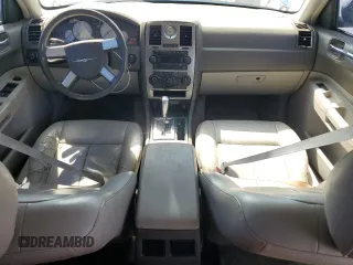 2007 Chrysler 300 Touring z VIN 2C3KA53G17H846188, wystawiony jako Copart lot #56031625 z przebiegiem 121 198 mil mil oraz Szkoda całkowita • Salvage title. Historia ofert i sprzedaży dostępna na DreamBid. Obrazek 8.