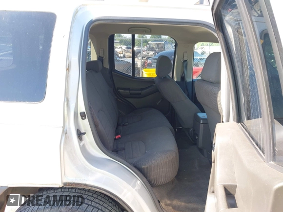2006 Nissan Xterra SE z VIN 5N1AN08U66C503161, wystawiony jako IAAI lot #42354926 z przebiegiem 200 129 mil mil oraz . Historia ofert i sprzedaży dostępna na DreamBid. Obrazek 8.