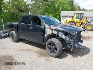 2015 Ram 1500 Express z VIN 1C6RR7KT4FS503175, wystawiony jako IAAI lot #42177247 z przebiegiem 164 763 mil mil oraz . Historia ofert i sprzedaży dostępna na DreamBid. Obrazek 1.