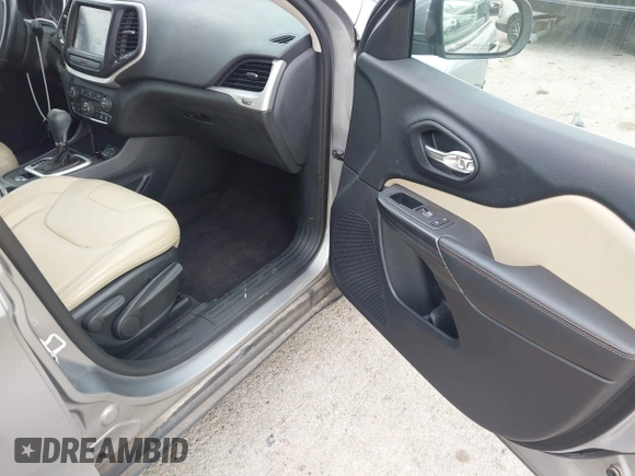 2017 Jeep Cherokee Limited with VIN 1C4PJLDB6HW521807, listed as a IAAI auction lot 42146399 with 46,487 mi miles and . Bid and sale history available at DreamBid. Image 5.