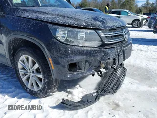 2017 Volkswagen Tiguan S with VIN WVGBV7AX7HK049500, listed as a IAAI auction lot 41632573 with 83,362 mi miles and . Bid and sale history available at DreamBid. Image 17.