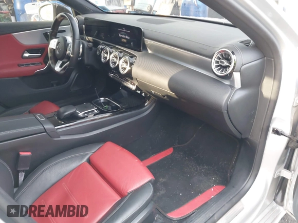 2021 Mercedes-Benz A 220 z VIN W1K3G4FBXMJ273221, wystawiony jako IAAI lot #41829672 z przebiegiem 39 164 mil mil oraz . Historia ofert i sprzedaży dostępna na DreamBid. Obrazek 5.