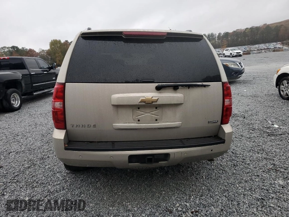 2007 Chevrolet Tahoe LT с VIN 1GNFC13077J260426, выставлен на аукционе Copart как лот 80866964 с пробегом 221 203 миль миль и Списание • Salvage title. История ставок и продаж доступна на DreamBid. Изображение 6.