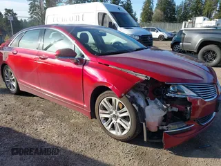 2014 Lincoln MKZ with VIN 3LN6L2GK6ER828030, listed as a IAAI auction lot 41732835 with 172,978 mi miles. Bid and sale history available at carsss.com. Image 1.
