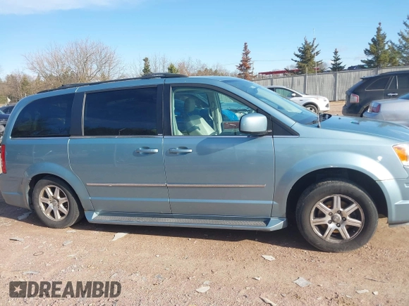 2009 Chrysler Town & Country Touring with VIN 2A8HR54169R577460, listed as a IAAI auction lot 42028839 with 160,692 mi miles and . Bid and sale history available at DreamBid. Image 13.