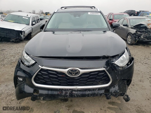 2020 Toyota Highlander XLE with VIN 5TDHZRBH0LS511869, listed as a Copart auction lot 43069265 with 107,098 mi miles and Salvage Title. Bid and sale history available at carsss.com. Image 5.